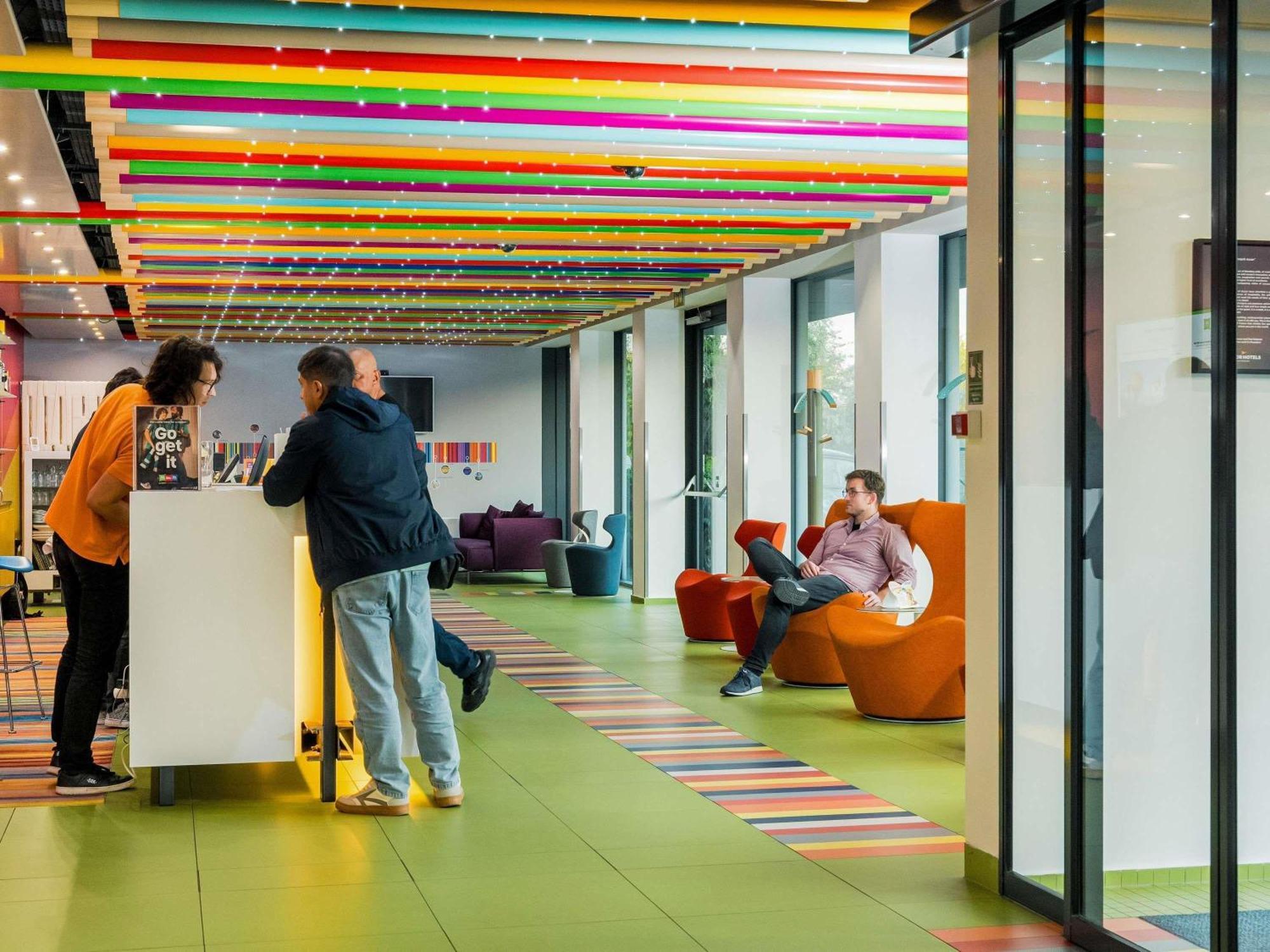 Ibis Styles Budapest Citywest — Photos 1